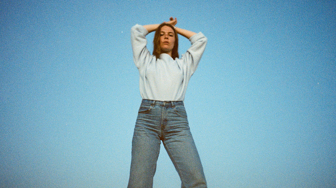Maggie Rogers Releases New Track "Fallingwater" Capitol